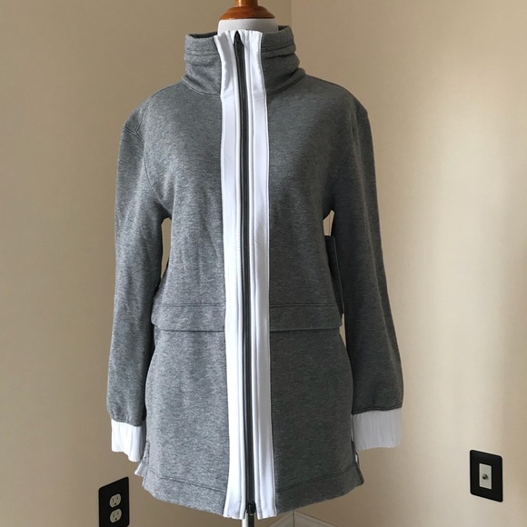 NWT lululemon light as warmth jacket! - Picture 4 of 6